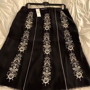 Ann Taylor Loft Brand skirt, size 6,  black with white stitching